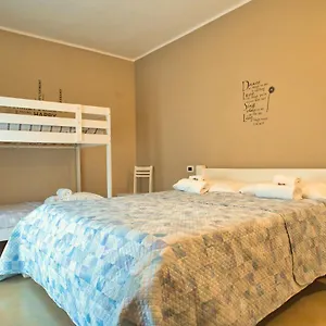 Vanda Luxury House Near Gardaland And Garda Apartment Castelnuovo del Garda